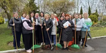 Школьный коллектив на республиканском субботнике