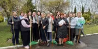 Школьный коллектив на республиканском субботнике
